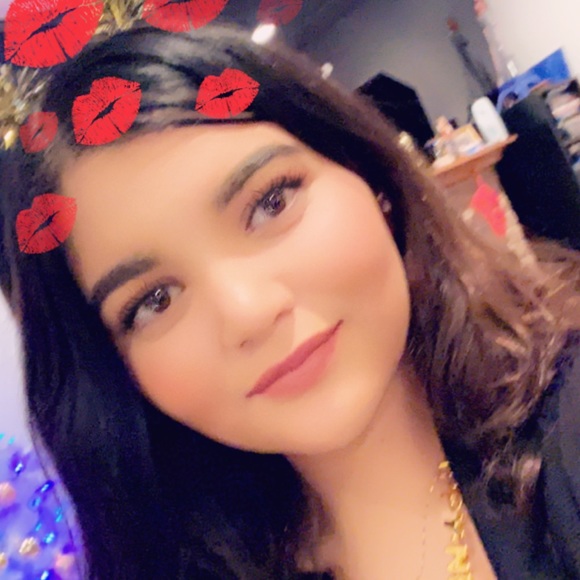 Meet Your Posher, Diamela! - Picture 2 of 3